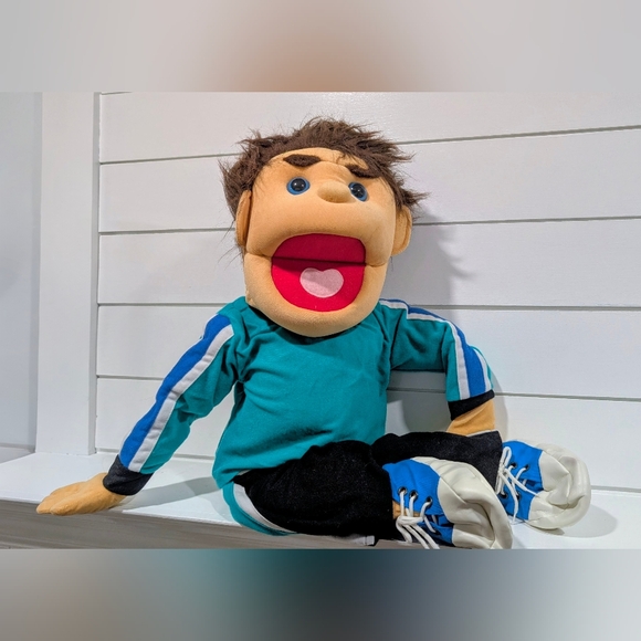 Vintage Puppet With Removable Legs - Picture 2 of 11